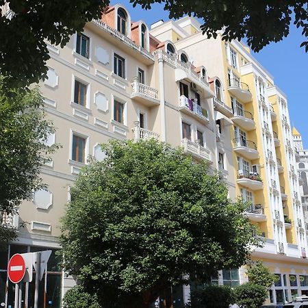 Apartment Vaja Fshavela N16 Batumi Bagian luar foto