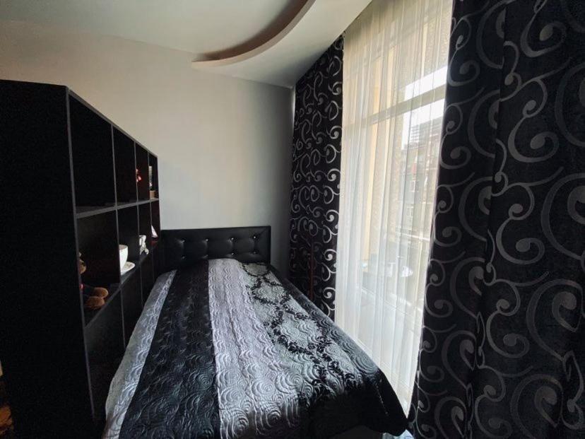 Apartment Vaja Fshavela N16 Batumi Bagian luar foto