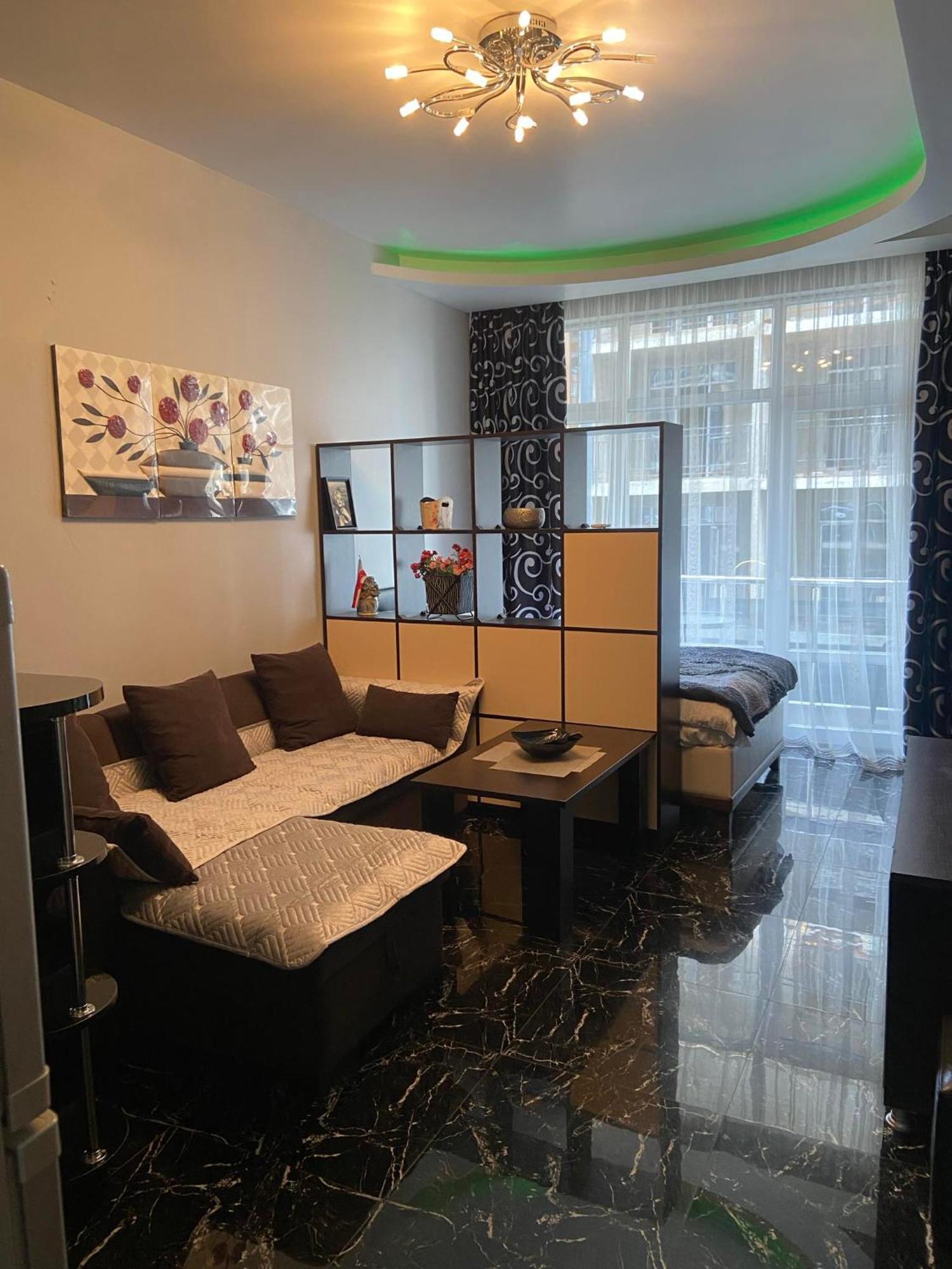 Apartment Vaja Fshavela N16 Batumi Bagian luar foto