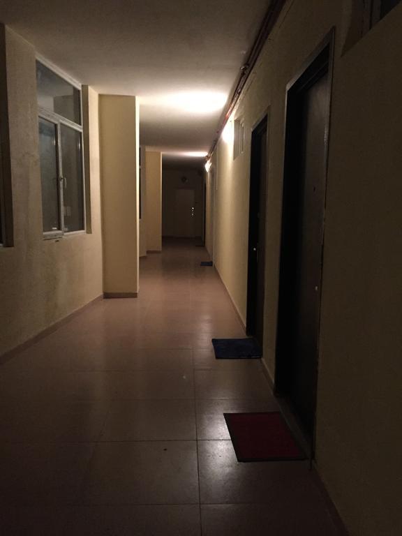 Apartment Vaja Fshavela N16 Batumi Bagian luar foto